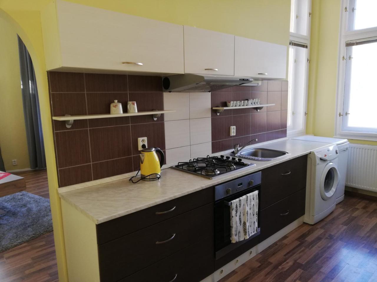 Imperia Apartment การ์โลวีวารี ภายนอก รูปภาพ